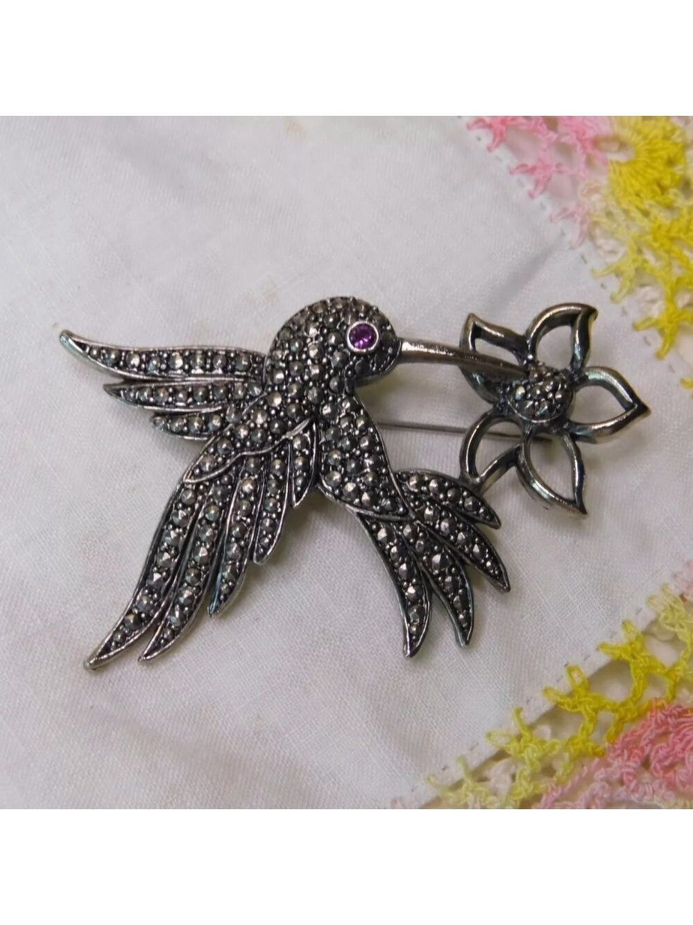 Avon Hummingbird Bird Brooch Vintage Signed Pin